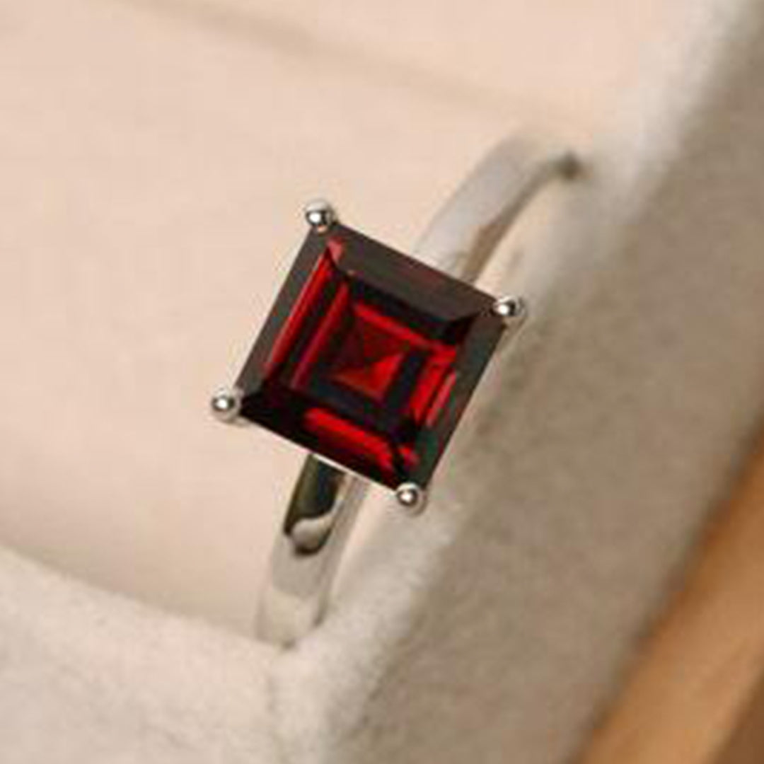 Garnet Solitaire Ring 925 Silver